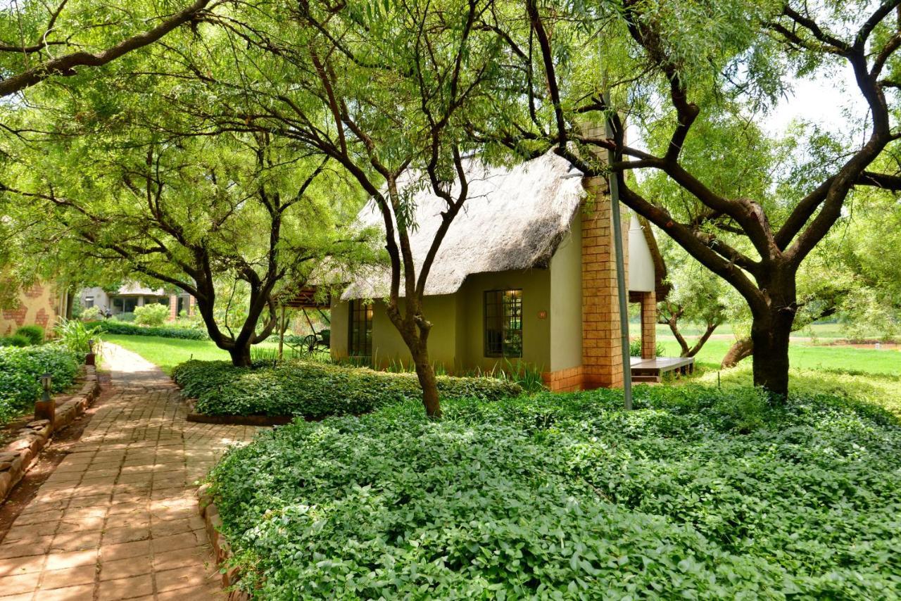 African Hills Safari Lodge & Spa Magaliesburg Esterno foto