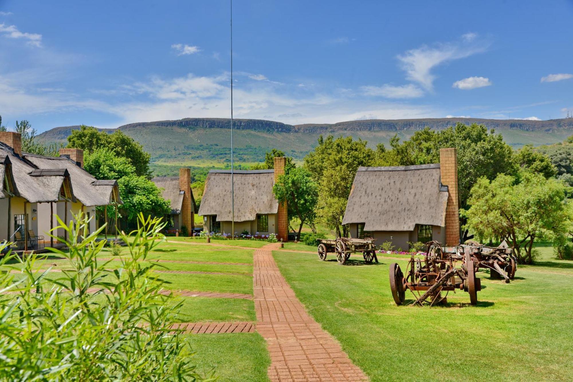 African Hills Safari Lodge & Spa Magaliesburg Esterno foto