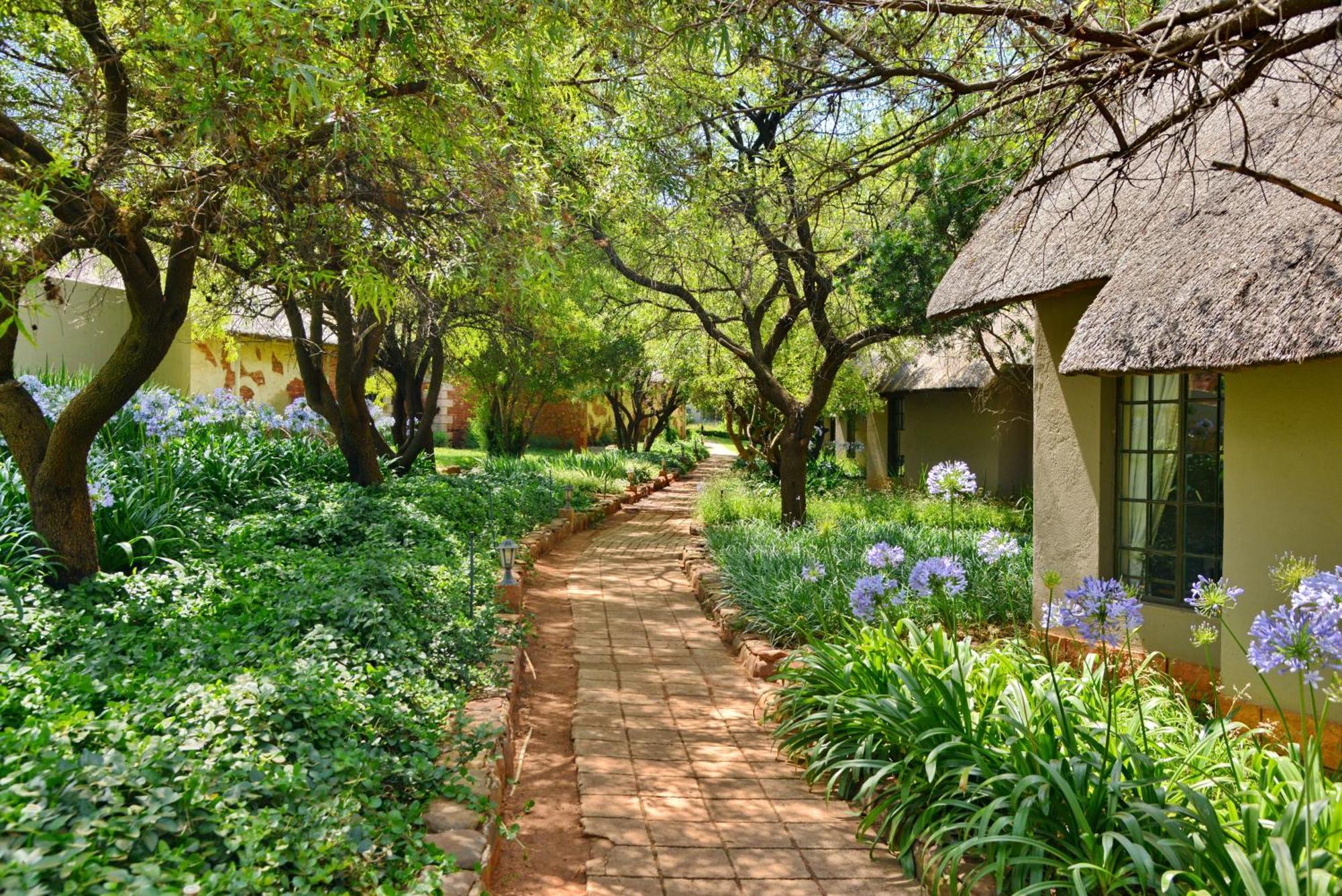 African Hills Safari Lodge & Spa Magaliesburg Esterno foto